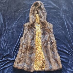 Peter Nygard Gold and Brown Patterned Fabric